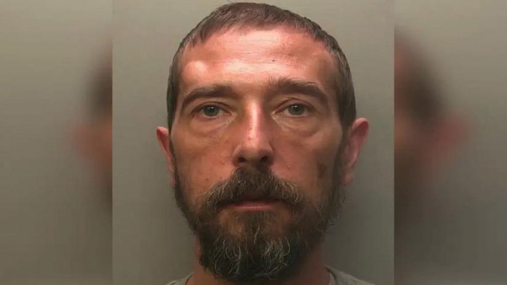 El acusado asesin� a sus padres y se entreg� ante la justicia. 