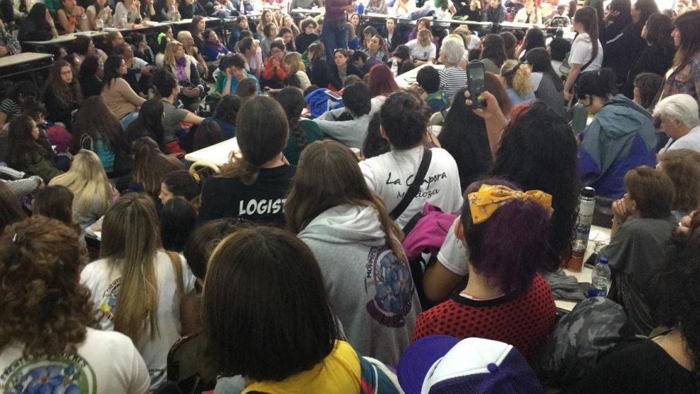 La propuesta nació de uno de los talles del Encuentro Nacional de Mujeres (Twitter).