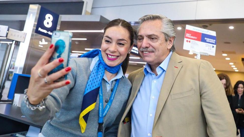 Fernández tomó un vuelo hacia Santa Fe para participar del debate.