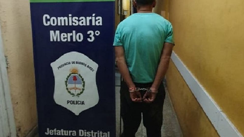 Este es uno de los marginales que fue capturado por los efectivos policiales en Parque San Martín.