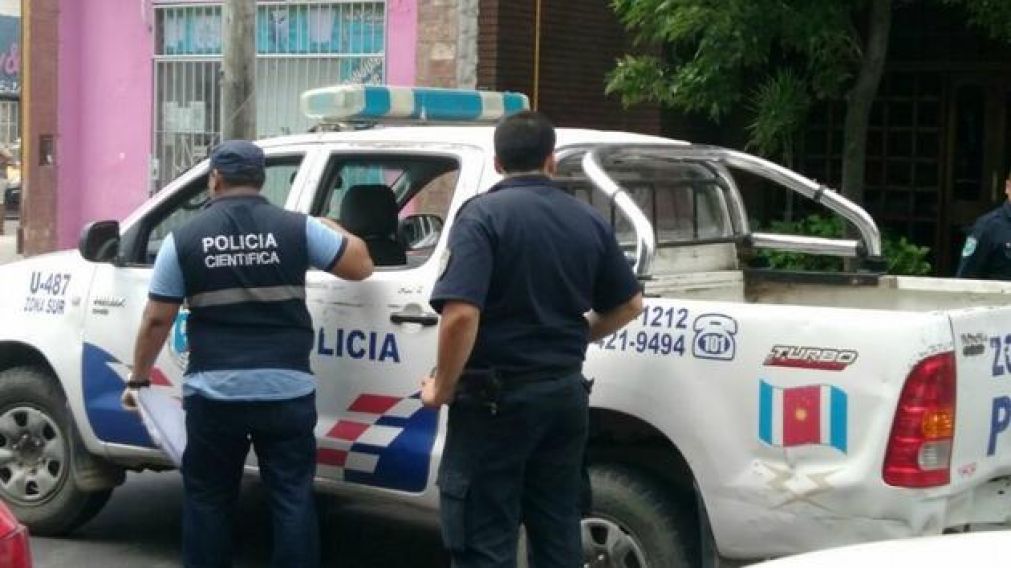 La Policía está buscando al acusado.