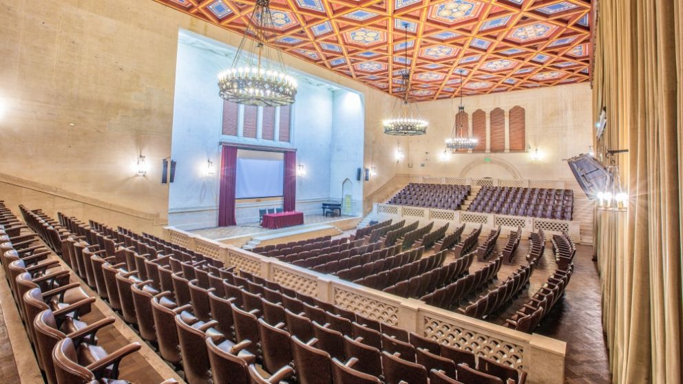 El paraninfo de la Universidad Nacional del Litoral, escenario elegido para el primero de los dos debates,