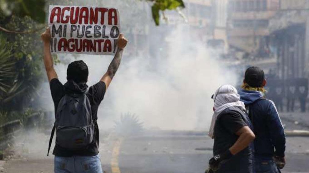 Terribles momentos se viven en Ecuador. (Twitter).