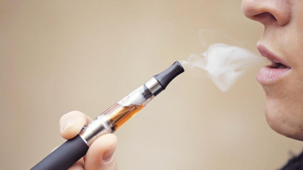 Esta práctica genera debate y polémica sobre sus consecuencias perjudiciales.