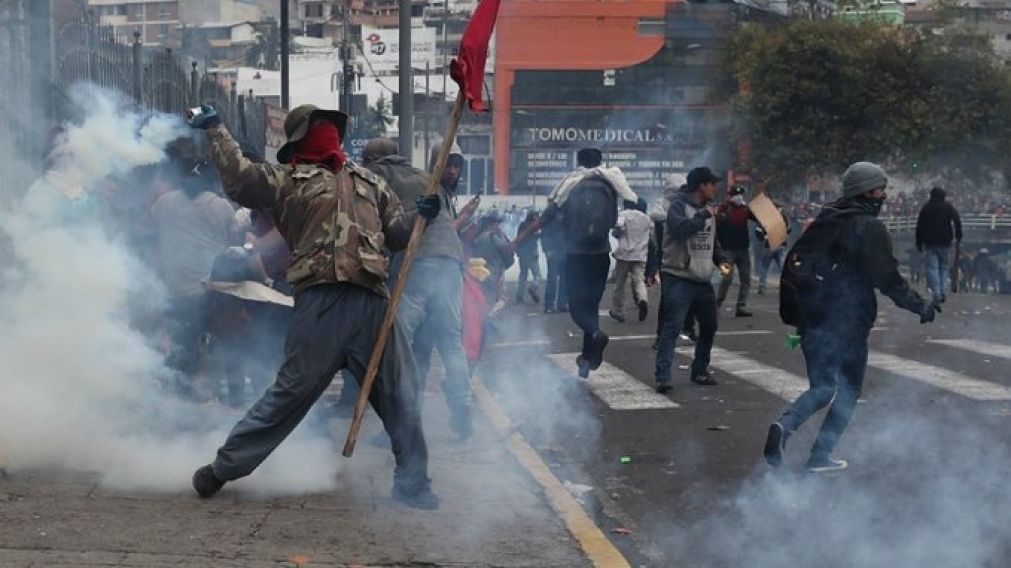 Al menos dos muertos por las protestas contra el gobierno en Ecuador.