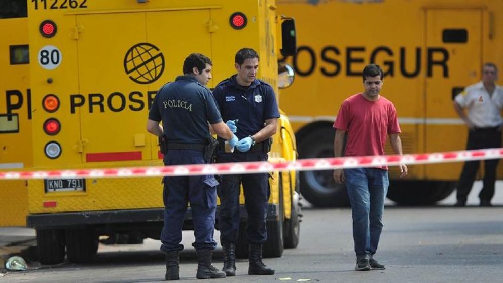 El golpe comando se dio frente al banco Supervielle.
