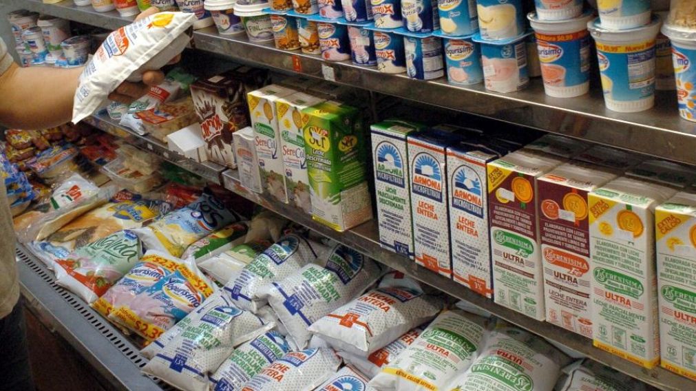 El litro en sachet aumentó 85% interanual, según el Indec. (Archivo)