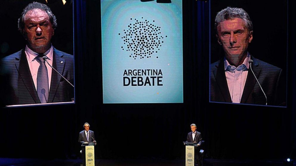 Así fue el último debate presidencial entre Daniel Scioli y Mauricio Macri (archivo).
