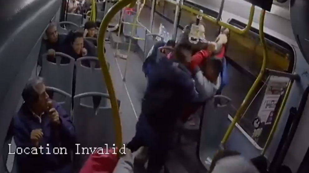 La inseguridad también viaja en colectivo. (Captura de video)
