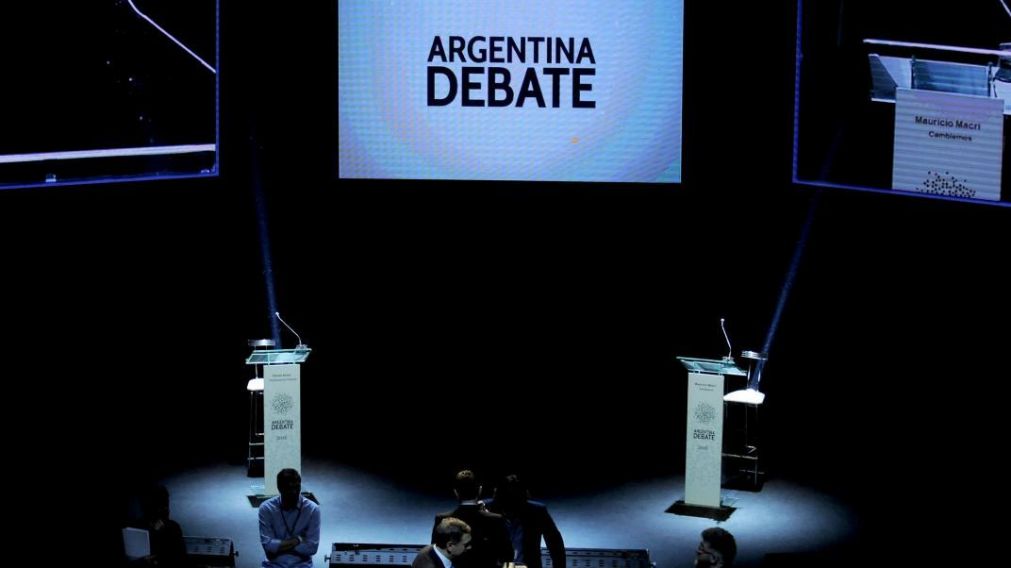Los candidatos se preparan para el tan esperado evento en pantalla grande.
