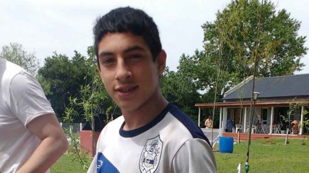 El joven trabajaba en una pizzería ubicada a dos cuadras del lugar del crimen.