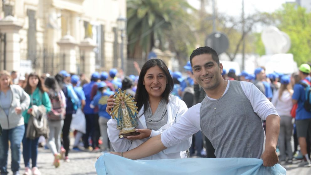 El lema de este año es "Madre, ayúdanos a unirnos como hermanos". (Crónica/ Hernán Nersesian)