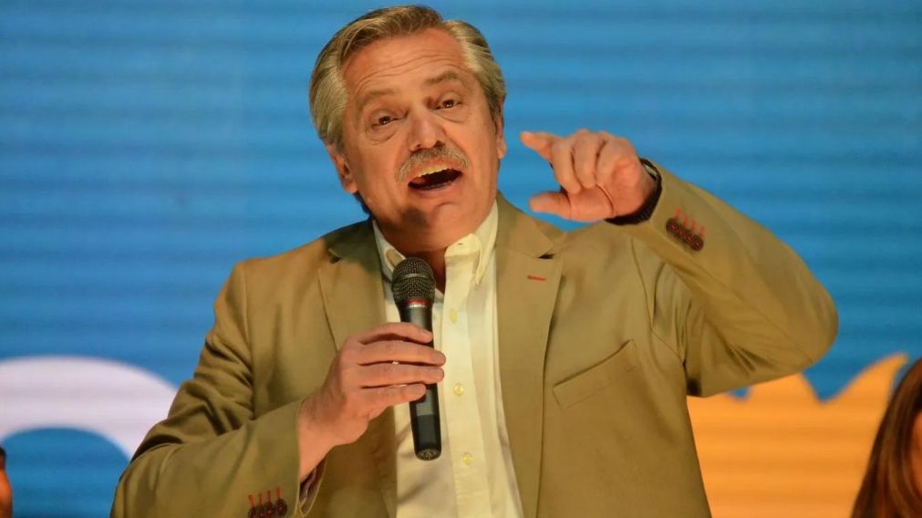 Alberto se prepara para las elecciones del 27 de octubre.