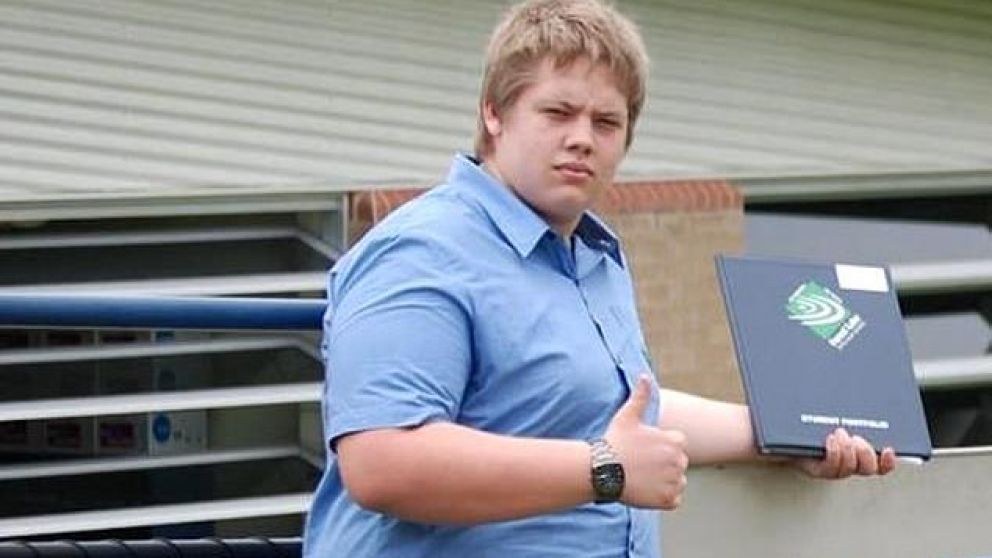 El joven de 26 a�os en su adolescencia era obeso pero luego cambi� su f�sico.