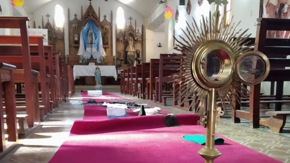 Vándalos destrozaron y robaron iglesia en Pontevedra