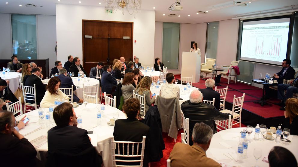 Victoria Giarrizzo, Raúl Timerman y Alejandro Bercovich fueron los expositores en el Hotel Faena (Crónica/Jónatan Moreno y Rubén Paredes).