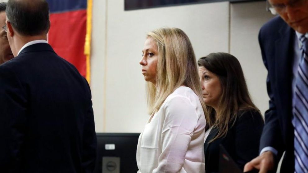 Amber Guyger fue declarada culpable de asesinato. (Twitter)