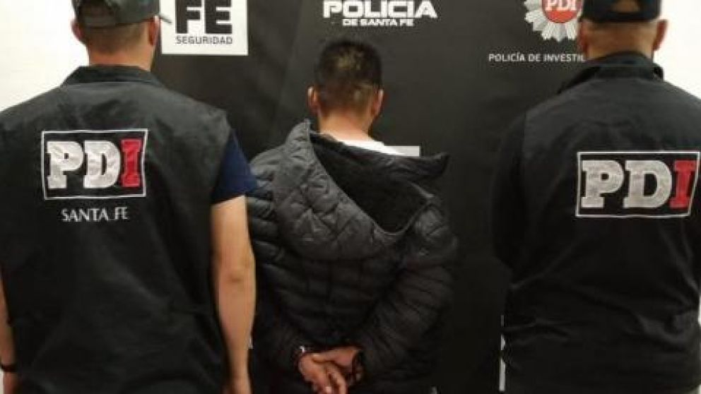 El sujeto fue detenido en la ciudad de Rosario.