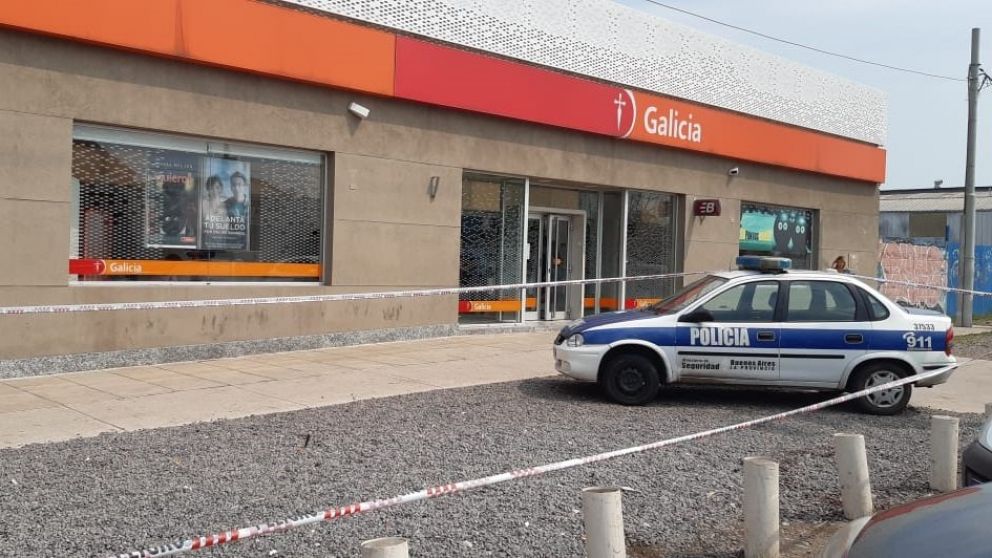 La entidad se encuentra ubicada en la esquina de Camino de Cintura y Melián.