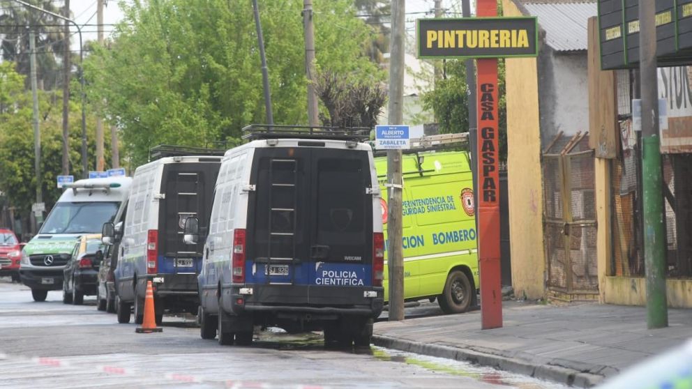 Policía científica trabaja en el lugar de los hechos (Ruben Paredes/Crónica)