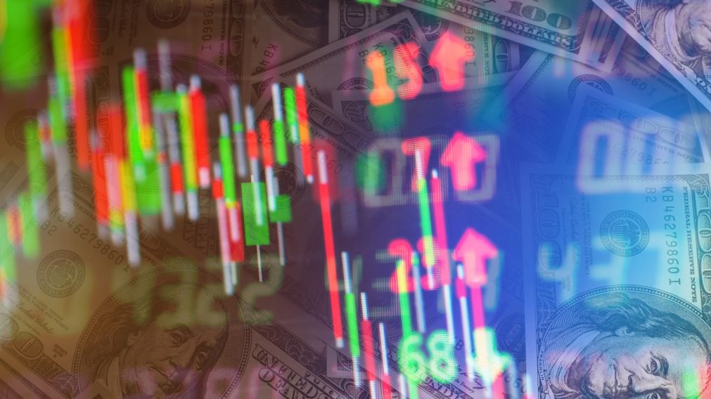 Los activos financieros argentinos en Wall Street reaccionaron a la restricción al dólar impuesta por el BCRA. (Freepik)