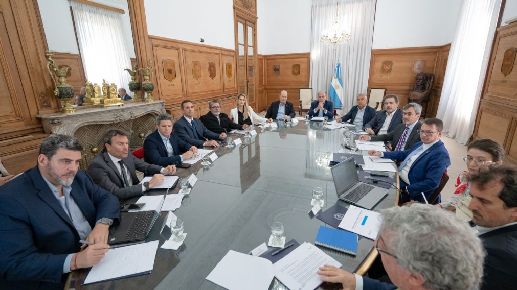 Se reactiva el Consejo de Mayo en la Casa Rosada para las reformas laboral y tributaria.