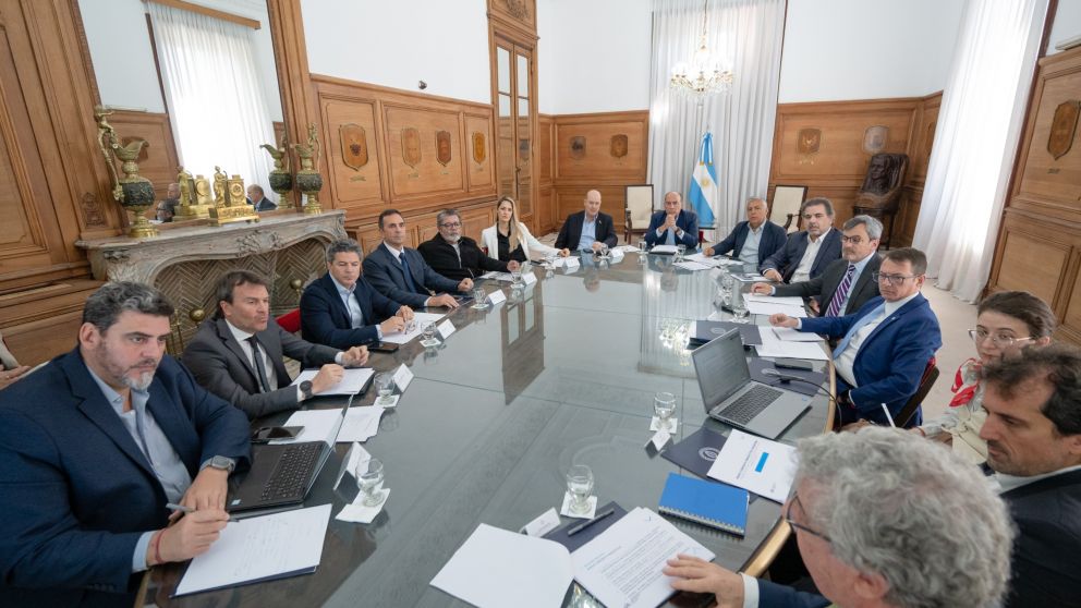 Se reactiva el Consejo de Mayo en la Casa Rosada para las reformas laboral y tributaria.