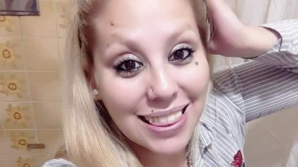 Ariana fue asesinada de un puntazo en el cuello (Facebook)
