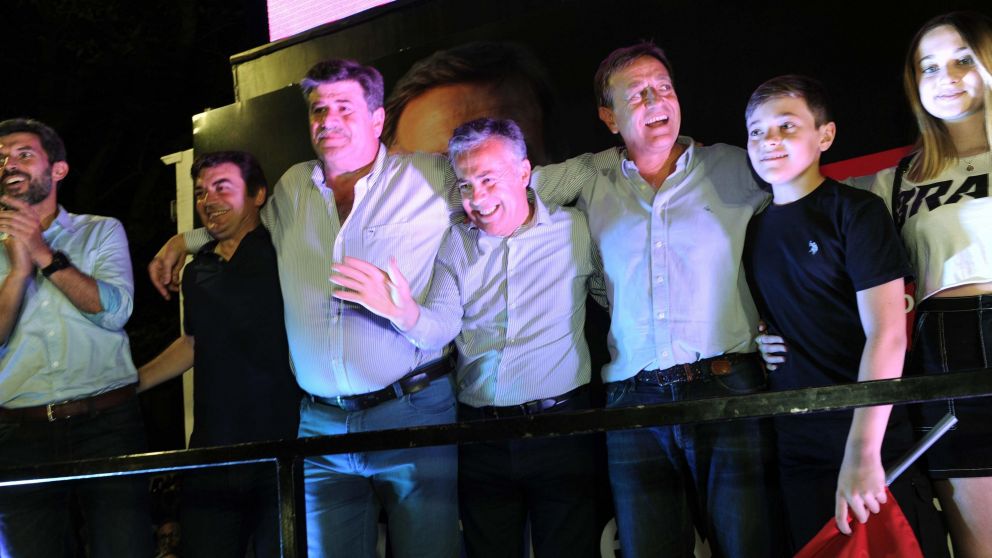 Contundente triunfo del radicalismo en Mendoza.