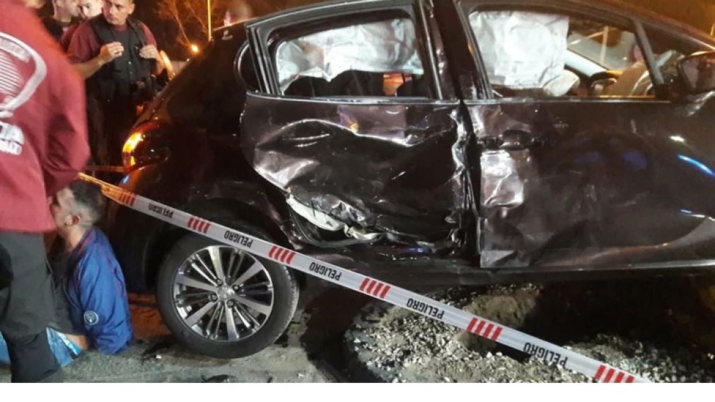 Así quedó el auto de los delincuentes.