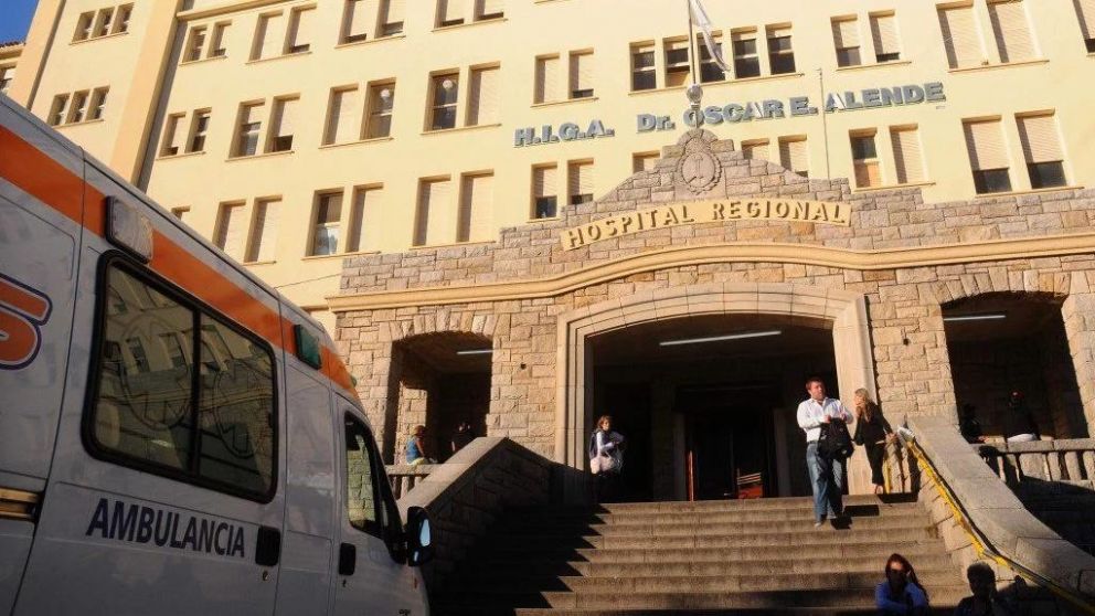 La víctima falleció en medio de una operación en este nosocomio.