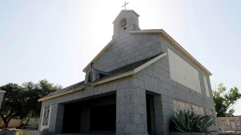 Los restos del dictador serán enterrados en el Cementerio Mingorrubio. (Twitter)