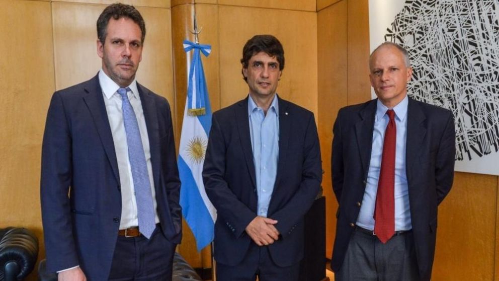 Guido Sandleris, Hernán Lacunza y Alejandro Werner en una reunión clave.