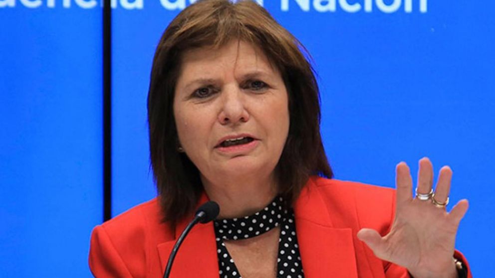 Patricia Bullrich salió en defensa del agente que golpeó a un hombre y le provocó la muerte.