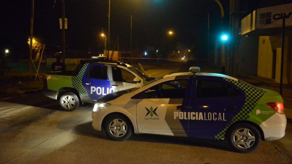Presencia policial en el lugar del ataque (0221.com.ar).