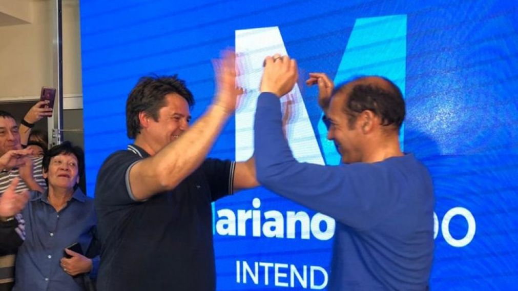 Gaido festeja con el gobernador Gutiérrez.