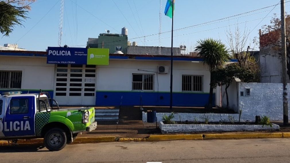 El menor fue encontrado en la vía pública por los integrantes de la comisaría de Villa Celina.
