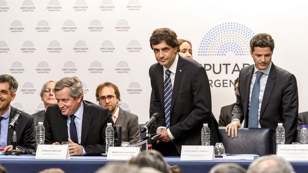 Lacunza, el presentar el Presupuesto 2020.