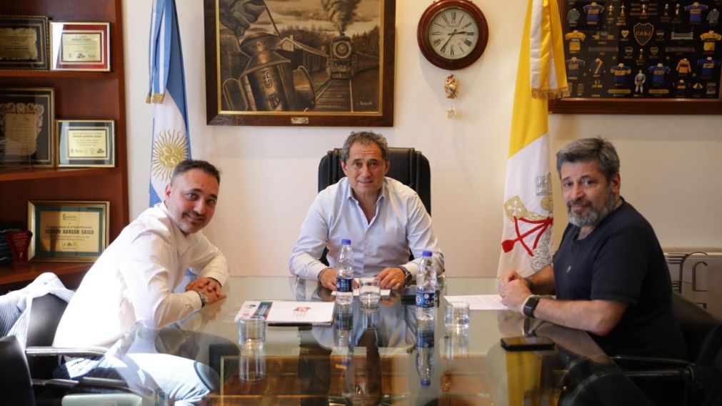 Los secretarios generales de FATERYH, Víctor Santa María; de la Unión Ferroviaria, Sergio Sasia, y el secretario Ejecutivo del Consejo Provincial de Educación y Trabajo, Gustavo Álvarez.