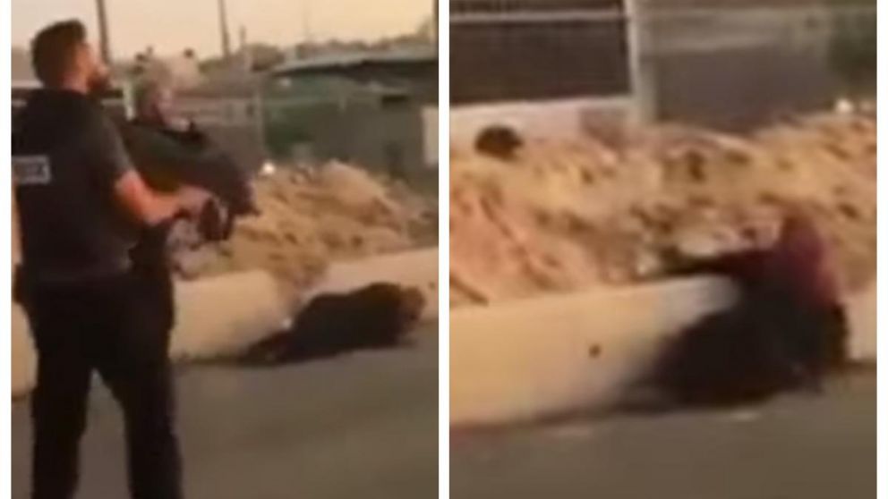 Momento en que la fuerza israelí se impuso frente a la mujer palestina. (Captura Pantalla)