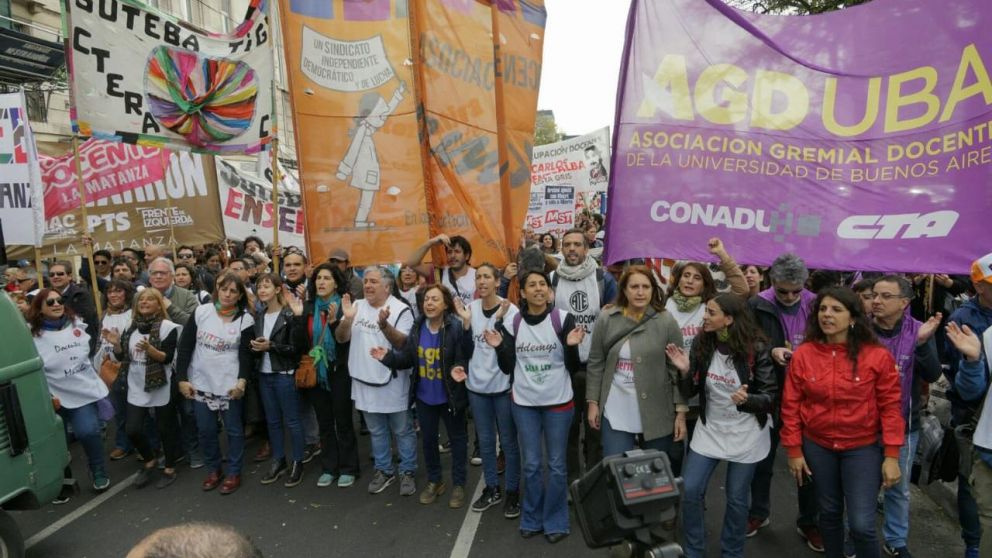 El centro porte�o, eje de la protesta docente (Gentileza La Izquierda Diario).