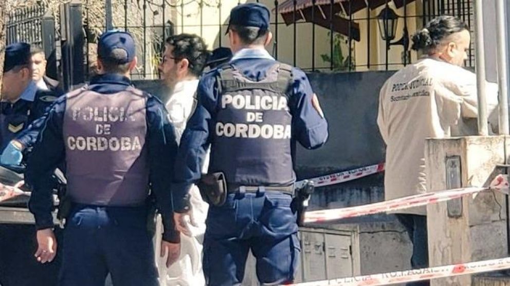 Realizaron un intenso operativo en la vivienda situada en el barrio Colinas.