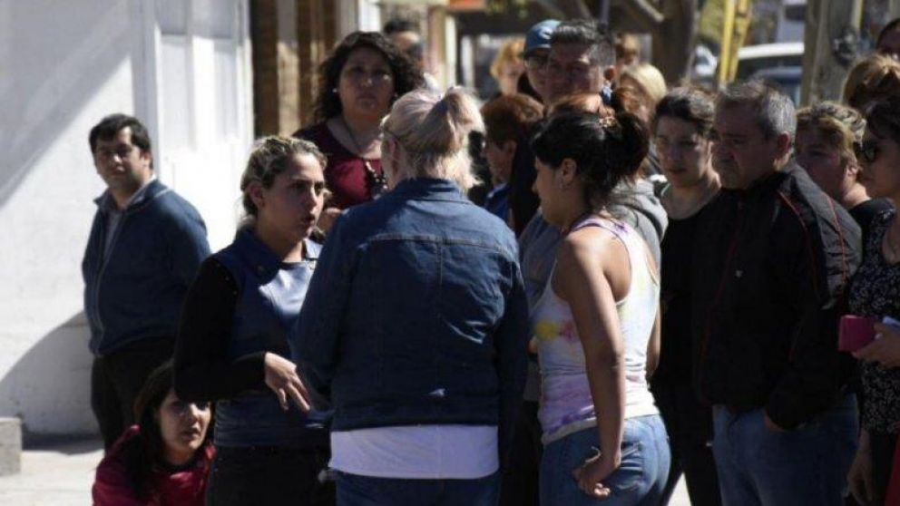 Las hermanas de Cielo López se acercaron al lugar del allanamiento para pedir justicia