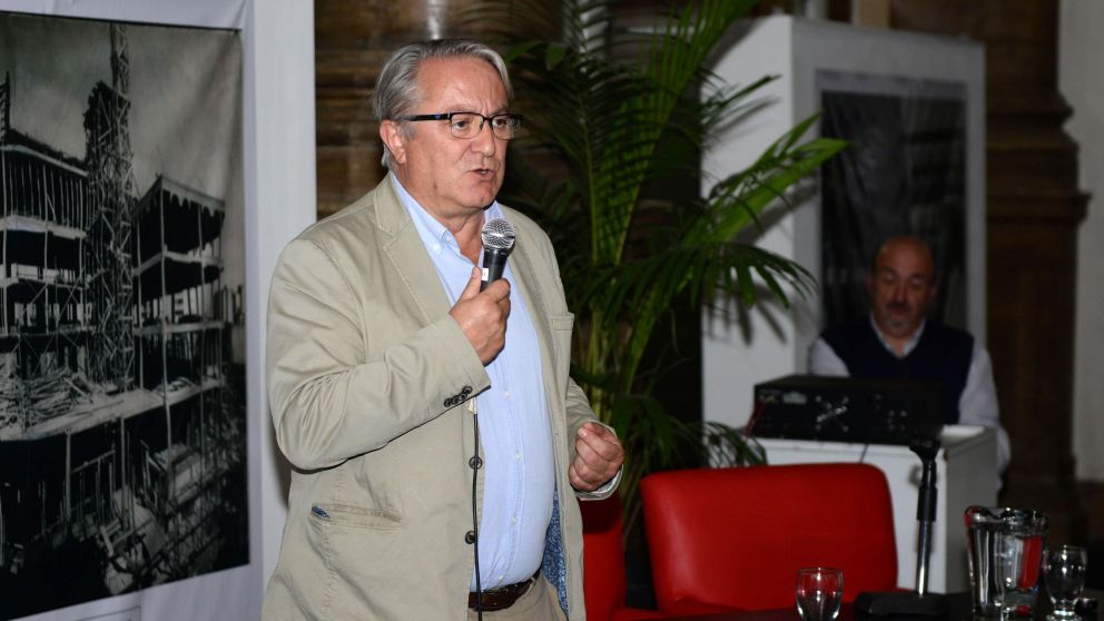 Ricardo García Mira en conferencia sobre el cambio climático (Crónica/Nahuel Ventura)