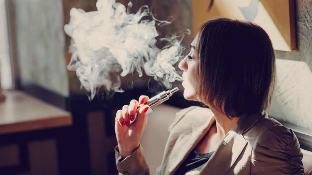 Prohiben la venta de cigarrillos electrónicos con sabores en otra ciudad de Estados Unidos