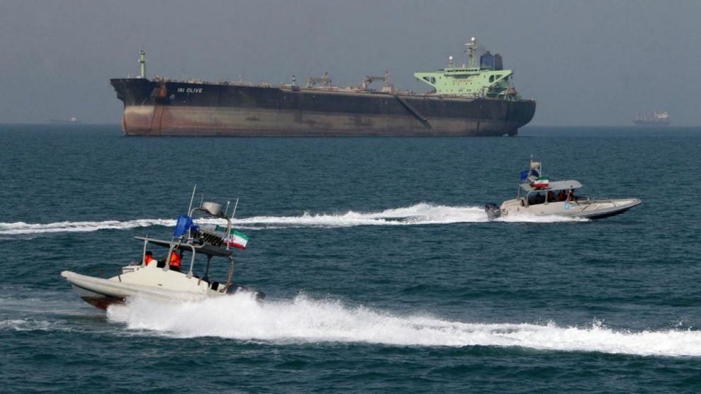 Patrullas de la armada iraní capturaron otro buque petrolero.