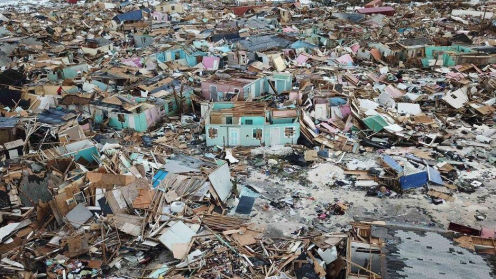 "Hay muertos en todos lados", afirman los isleños. (Twitter)