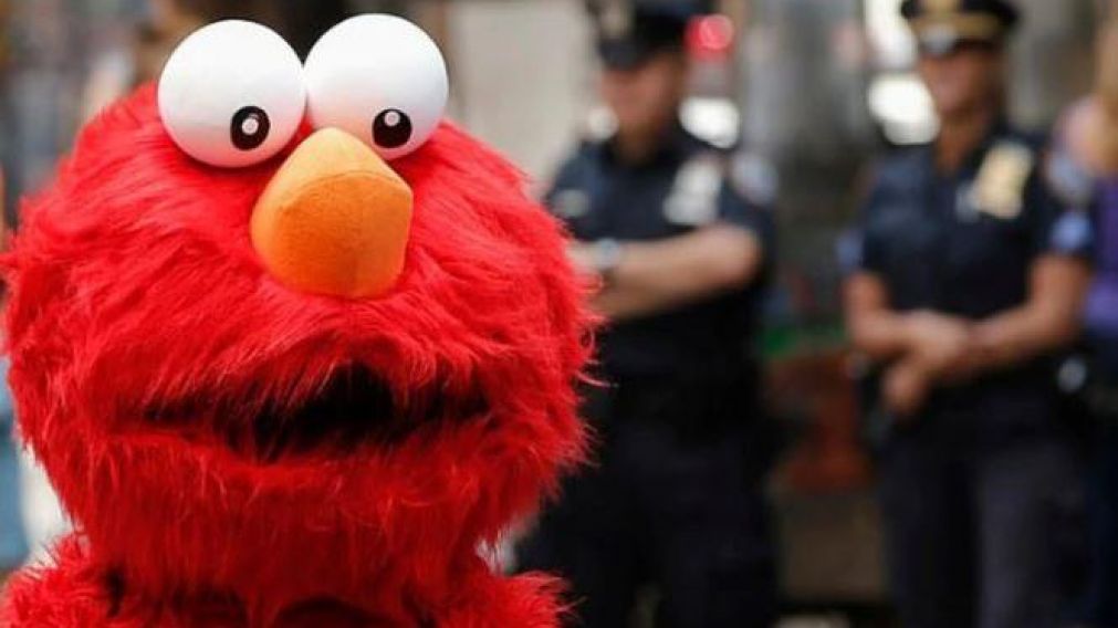 El personaje de Plaza Sésamo quedó detenido (Gentileza Reuters).