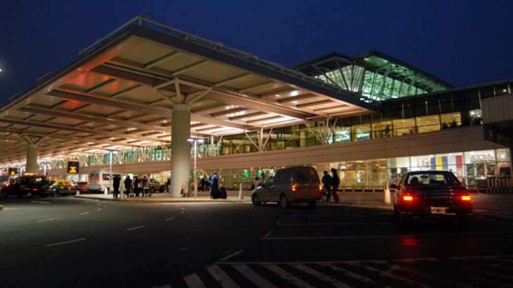 Los vuelos internacionales de Aerolíneas Argentinas, en el Aeropuerto de Ezeiza, salieron demorados.