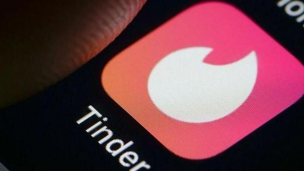 Tinder es un aplicaci�n de citas, y encuentros, utilizada para conocer personas.
